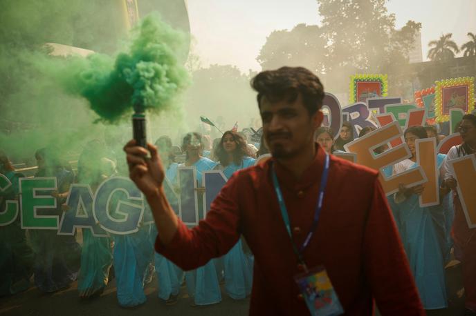 Bangladeš | "Ne bom zapravljal časa za enostranske volitve," je za francosko tiskovno agencijo AFP povedal 28-letni prebivalec Bangladeša.  | Foto Reuters