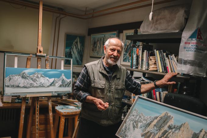 Alpinist in slikar Danilo Cedilnik Den je leta 1979 v Manangu v Nepalu skupaj z Zaplotnikom kot alpinistični inštruktor izobraževal domačine.  | Foto: Jan Lukanović