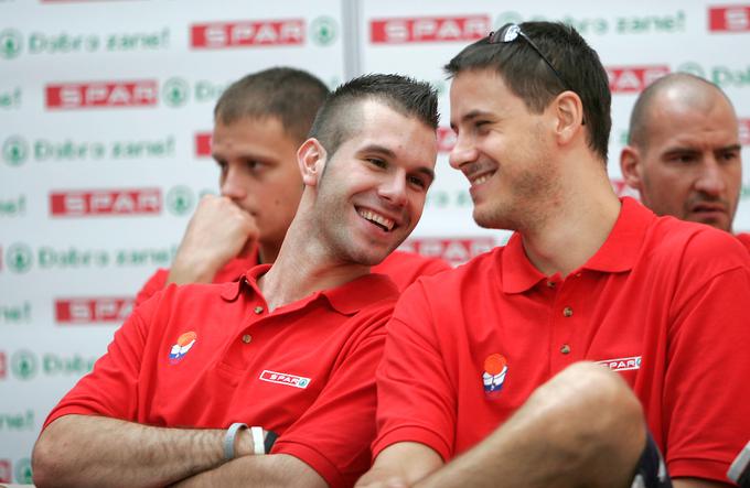 Leta 2005 sta se podala v Beograd in skupaj s soigralci doživela izjemno vzdušje slovenskih navijačev. | Foto: Vid Ponikvar