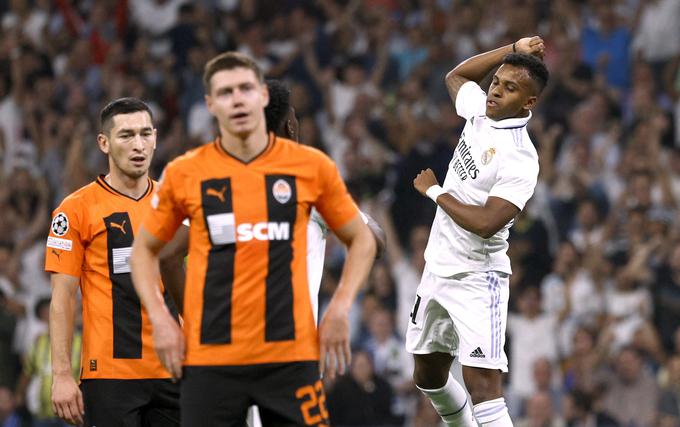 Real je v vodstvo popeljal Rodrygo. | Foto: Reuters