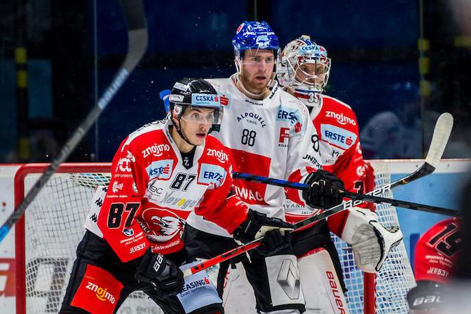 Miha Zajc | Miha Zajc bo tudi v prihodnji sezoni igral za Innsbruck. | Foto Sportida