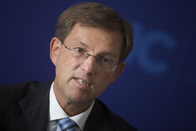 Predsednik vlade Miro Cerar razsodbo arbitražnega sodišča pozdravlja. | Foto: Matej Leskovšek