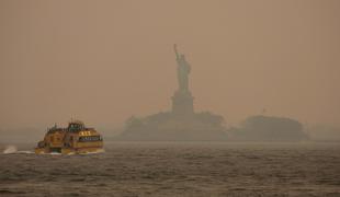 Dim gozdnih požarov v Kanadi zameglil nebo nad New Yorkom #foto