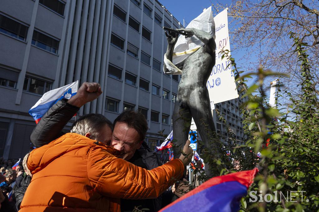 Protestni shod upokojencev, Inštitut 1. oktober in Glas upokojencev