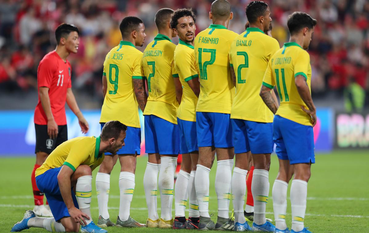 Brazilija - Južna Koreja | Brazilci so se v Abu Dabiju pomerili z Južnokorejci in jih premagali s 3:0. | Foto Reuters