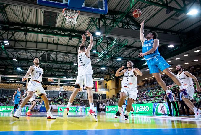 Slovenija je v ponedeljek Nemčijo premagala z 81:75. | Foto: Vid Ponikvar