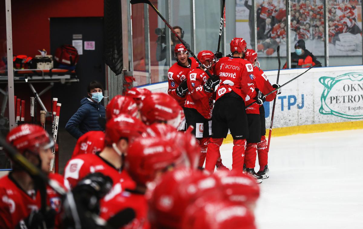 HDD Sij Acroni Jesenice HK Olimpija | Hokejisti Jesenic so na večnem derbiju s 3:0 premagali Olimpijo. | Foto Peter Podobnik/Sportida