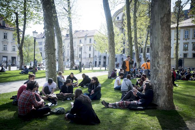 Kongresni trg je bil v znamenju ozaveščanja o legalizaciji konoplje. | Foto: Ana Kovač