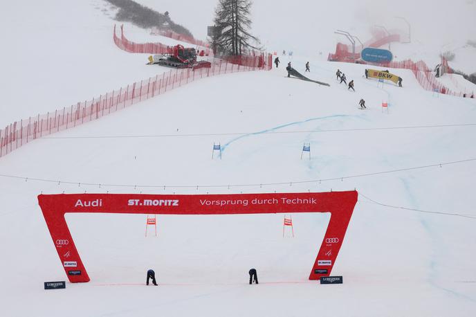 St. Moritz | Meglen in vetroven dan v St. Mortitzu v Švici. | Foto Reuters