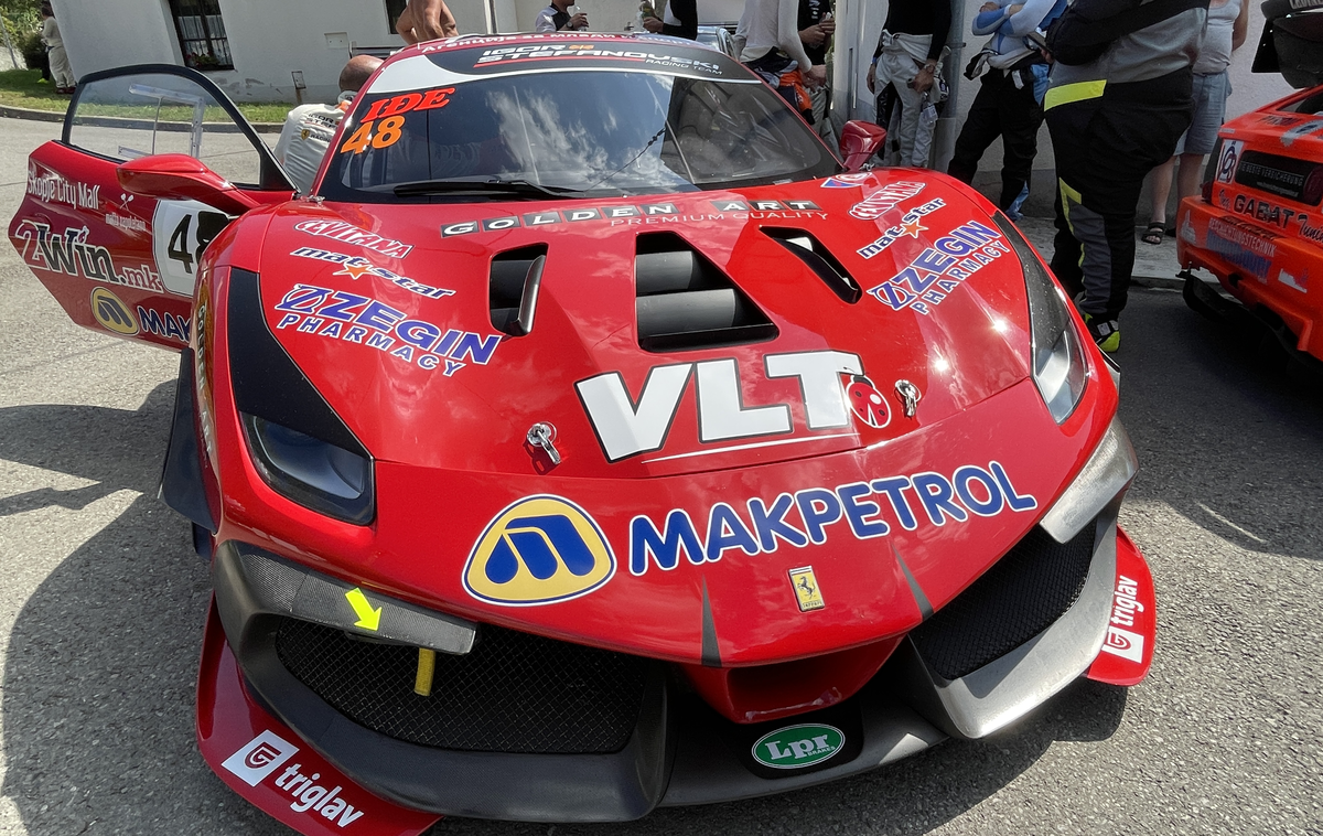 gorska dirka Ilirska Bistrica | Atraktivni ferrari 488 challenge voznika Igorja Stefanovskega, ki prihaja iz Skopja.  | Foto Gregor Pavšič