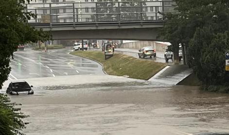 Napovedan okrepljen dež: razlivanje rek, mogoče so poplave. Arso izdal opozorilo.