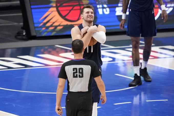 Luka Dončić je ob polčasu začutil nenavadne bolečine. | Foto: Guliverimage/Vladimir Fedorenko