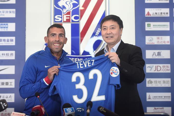 Carlos Tevez bo na Kitajskem zaslužil kar 37 milijonov evrov na leto. | Foto: Reuters