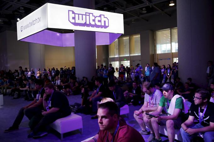 Twitch gledalcem omogoča, da uporabnikom, ki jih spremljajo najraje, pošiljajo denarne donacije.  | Foto: Reuters