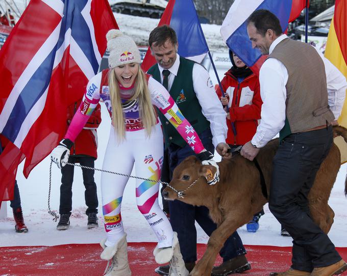 Takole je Lindsey Vonn leta 2014 namesto 5.000 dolarjev izbrala telico. | Foto: Reuters