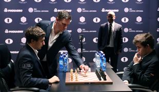 Carlsen in Caruano znova remizirala