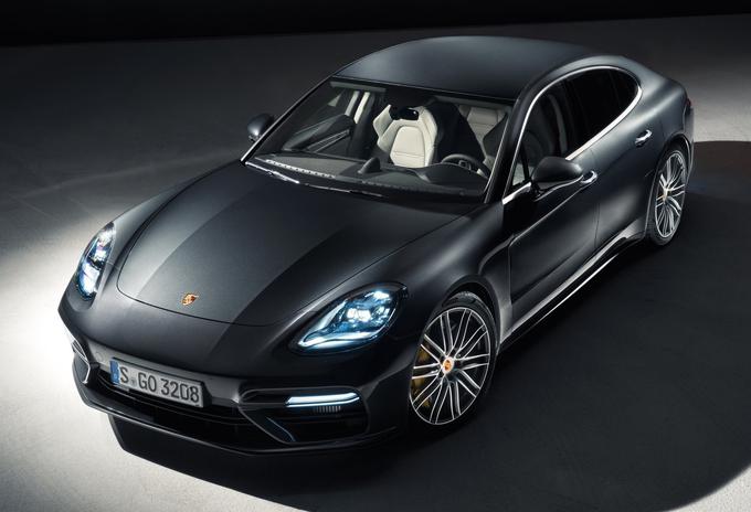 Porsche panamera je dolga 5.049 milimetrov, njena medosna razdalja pa znaša 2.950 milimetrov. | Foto: Porsche