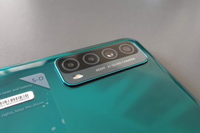 Sistemu kamer na pametnem telefonu Huawei P Smart 2021 Kitajci pravijo 48MP AI Quad Camera. 48 MP pomeni število slikovnih pik največjega od senzorjev.  | Foto: Matic Tomšič