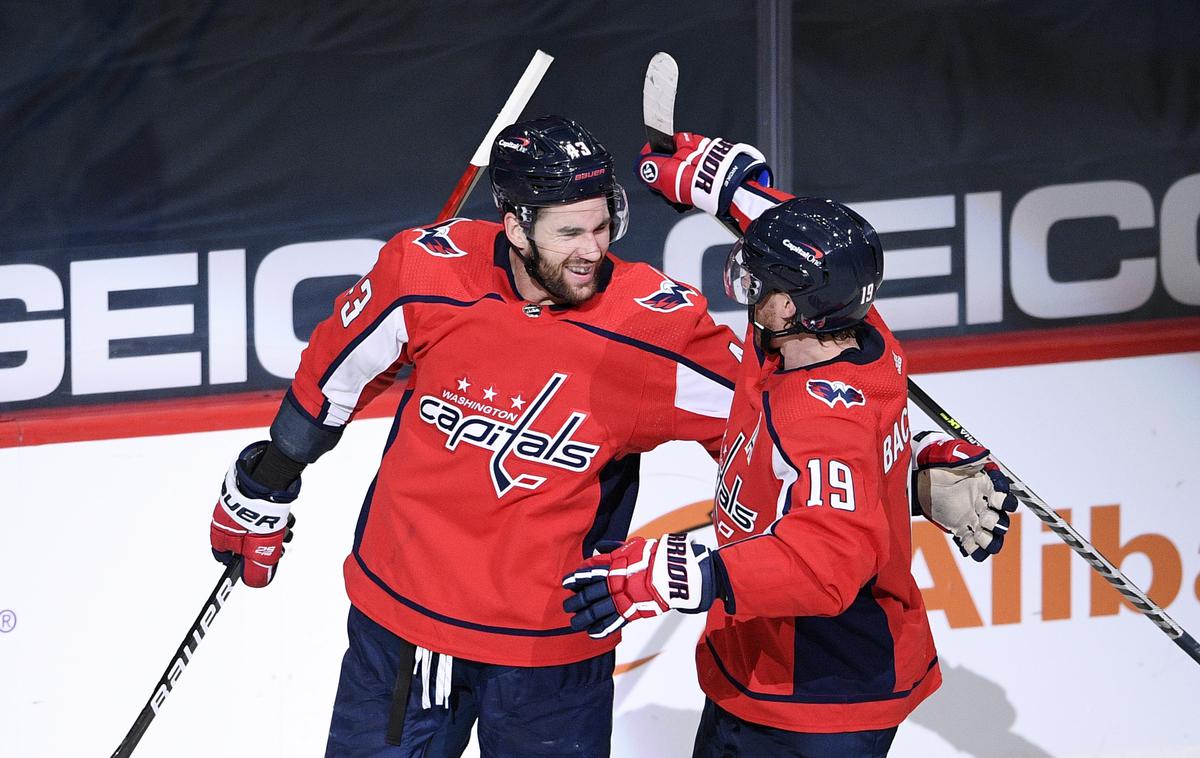 Washington Capitals New York Rangers | Hokejisti Washington Capitals so strli Newyorčane. Tom Wilson je k zmagi 5:4 prispeval dva zadetka. | Foto Guliverimage