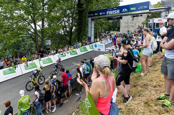 dirka po Sloveniji Celjski grad | Letošnja dirka Po Sloveniji se bo začela v Celju. Na fotografiji: zaključek ene od lanskih etap na Celjskem gradu. | Foto Vid Ponikvar