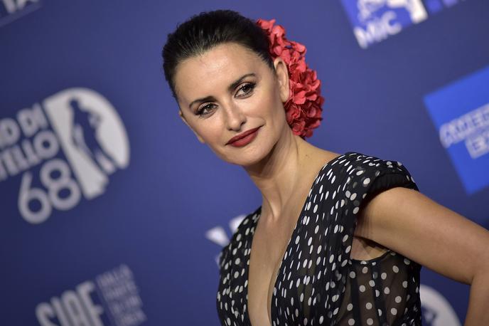 Penelope Cruz | Penelope Cruz je med drugim zaigrala v filmu Michaela Manna Ferrari skupaj z Adamom Driverjem. Film je bil prikazan v tekmovalnem programu mednarodnega filmskega festivala, ki te dni poteka v Benetkah. | Foto Guliverimage