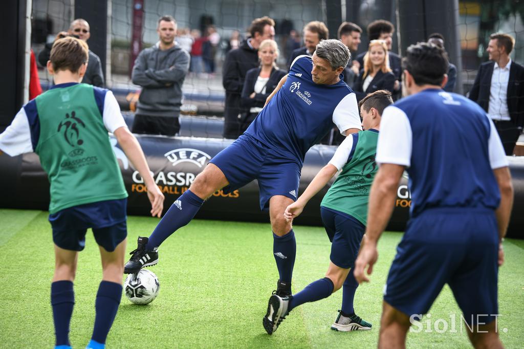 Uefa Ljubljana 2019 Trg Republike Nogomet v šolah