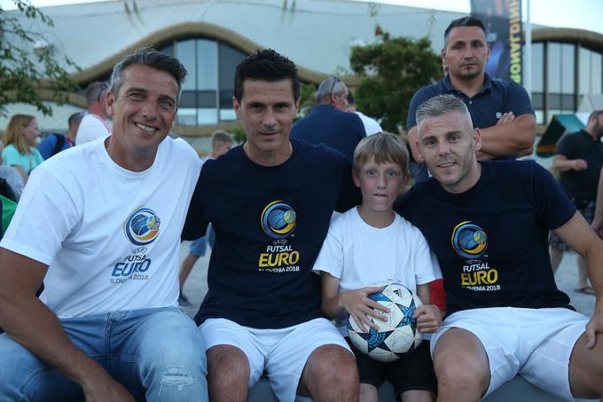 Ambasadorja Eura 2018 v futsalu Milenko Ačimović in Mile Simeunović. | Foto: Vid Ponikvar