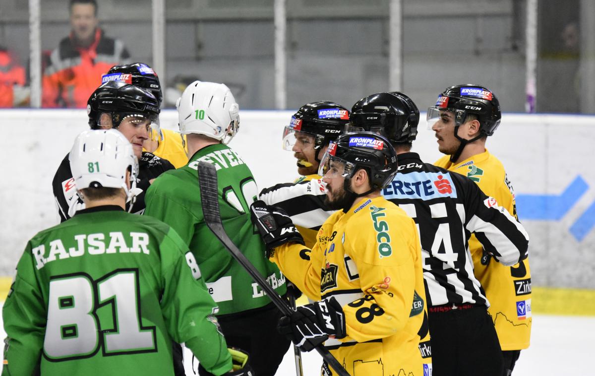 HK Olimpija Pustertal Val Pusteria | Pustertal in Ritten sta z dvema zmagama skočila na vrh lestvice Alpske lige. Olimpija je tretja, Jeseničani pa 13. | Foto Eva Brili Grebenar