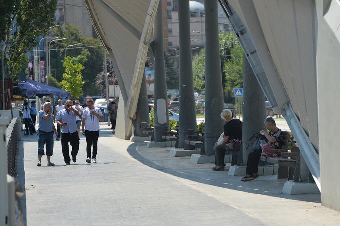 Po več špekulacijah o možnosti izbruha nasilja na večinsko srbskem severnem delu Kosova, ki so v zadnjih dneh povečale skrbi med tamkajšnjimi Srbi, je na Kosovu danes mirno. | Foto: STA ,