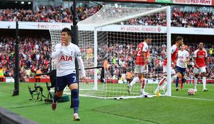 Odličen derbi v Londonu, Chelseaju spodrsnilo, Liverpool diha za vrat Cityju