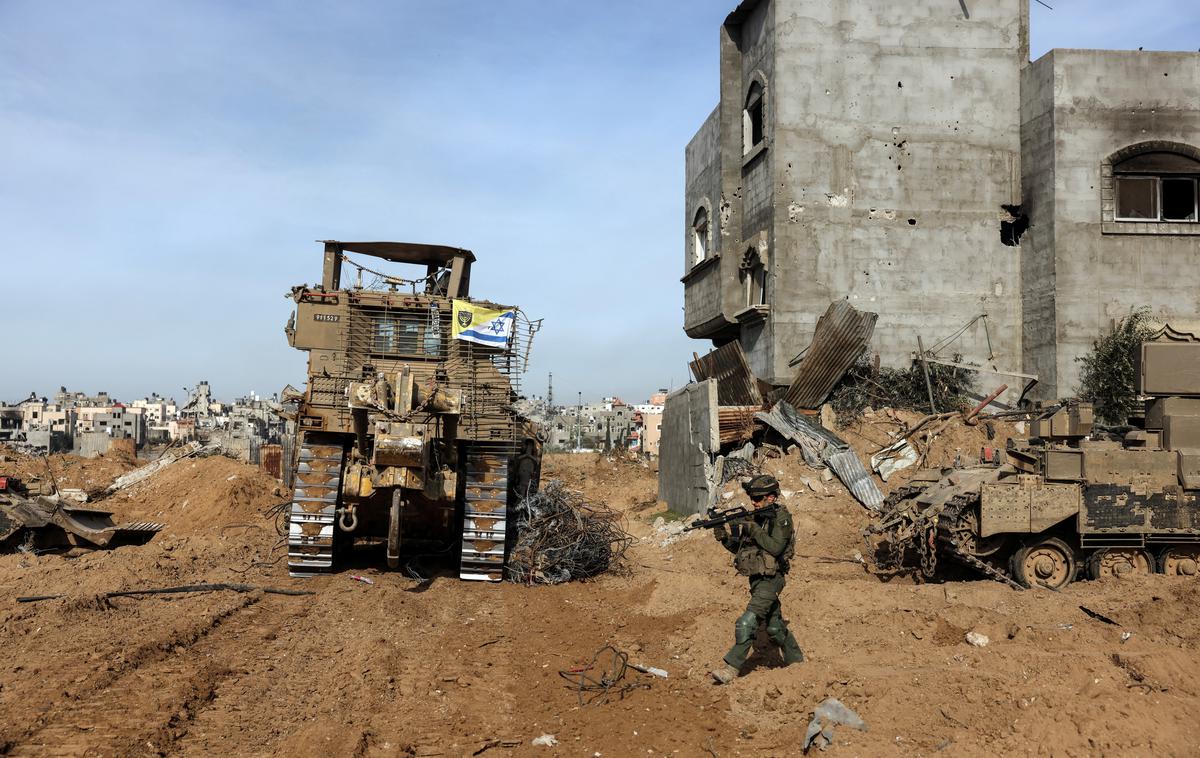 Gaza, Palestina | Peticijo je podpisalo več kot 60 organizacij in gibanj ter več sto posameznic in posameznikov. Zbiranje podpisov se bo nadaljevalo, pri čemer bodo gibanja pri vsakih 50 novih podpisih peticijo znova vložile na pristojne organe. | Foto Reuters