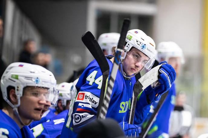 slovenska hokejska reprezentanca : Poljska, Ledna dvorana Tabor, Maribor, Bine Mašič (44) | Bine Mašič bo sezono nadaljeval v Ljubljani. | Foto Blaž Weindorfer/Sportida