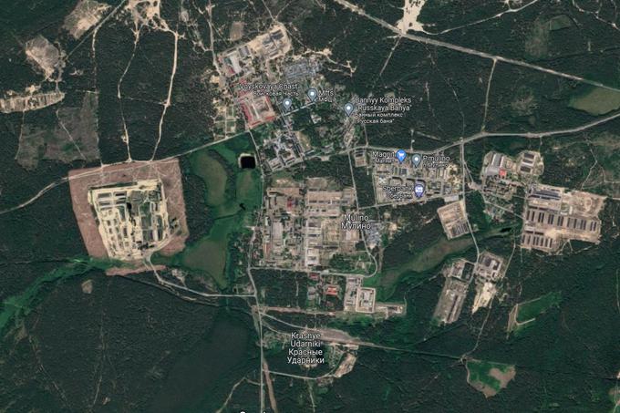 Mulino je z vseh strani obkrožen z vojaškimi objekti. | Foto: Google maps