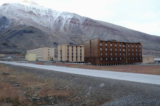 Arktično otočje Svalbard je od leta 1920 pod norveško suverenostjo, toda na njem ima lahko Rusija svojo rudarsko naselbino. Otočje je demilitarizirano, na otočju pa ima Rusija tudi svoj konzulat, kar je najbolj severna diplomatska misija na svetu. Norveška, ki ima z Rusijo tudi kopensko mejo, je geostrateško zelo pomembna država. Je predstraža Nata v zahodnem delu Arktičnega oceana. | Foto: Guliverimage/Vladimir Fedorenko