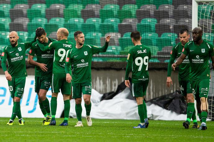 NK Olimpija NK Krško | Nogometaši Olimpije so zmagali že četrtič zapored pod vodstvom Safeta Hadžića. | Foto Vid Ponikvar