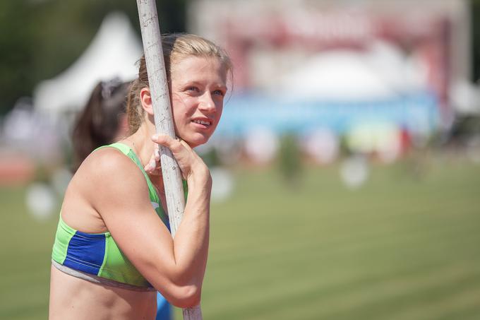 Tina Šutej je normo za svetovno prvenstvo v Dohi izpolnila v skoku s palico. | Foto: Peter Kastelic/AZS