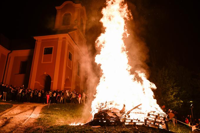 V upravi za zaščito in reševanje so vse tiste, ki bodo kurili kresove, pozvali k upoštevanju napotkov in prepovedi. Predvsem so opozorili, da mora biti kres ves čas pod nadzorom odrasle osebe. | Foto: STA ,