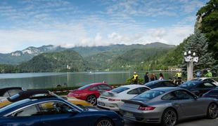 #Video: Blejska promenada polna tehničnega bogastva, med vozniki tudi brata Porsche