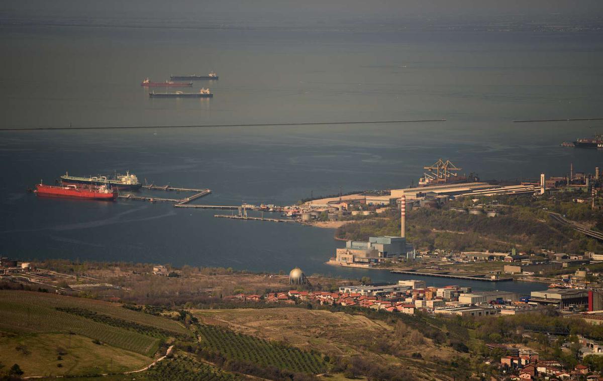 Tržaški zaliv - Trst, plin | Podobni pojavi so bili nekoč v Trstu veliko pogostejši, saj je v preteklosti morje ob hudih zimah večkrat poledenelo. | Foto STA