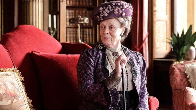 Maggie Smith je bila za vlogo grofice z ostrim jezikom nagrajena z več emmyji, zlatim globusom in nagrado igralskega ceha. | Foto: 