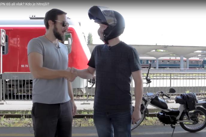 moped proti vlaku na relaciji Koper-Ljubljana | Tekma med Tomosovim mopedom in vlakom je bila bolj napeta, kot bi lahko pričakovali. | Foto Aleš Novak