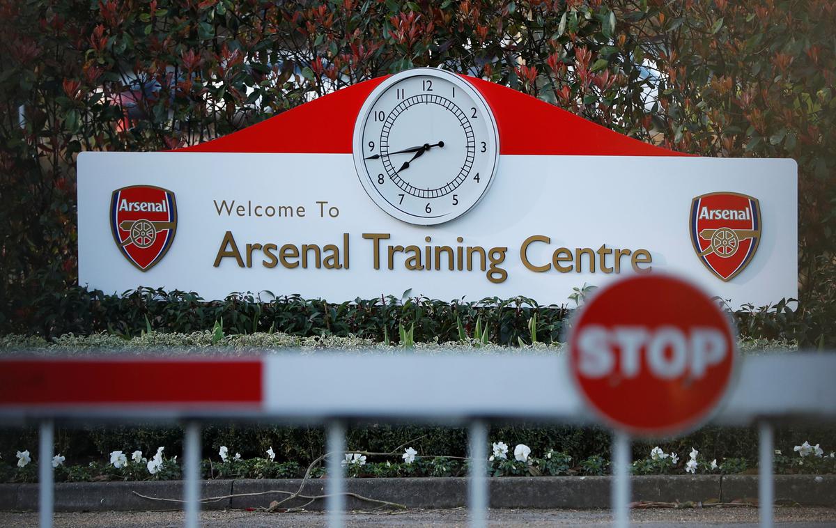 Arsenal Trening | Trenažno središče Colney, kjer se pripravljajo nogometaši Arsenala, je po tem, ko se je trener Mikel Arteta okužil s koronavirusom, zaprlo svoja vrata za javnost. | Foto Reuters