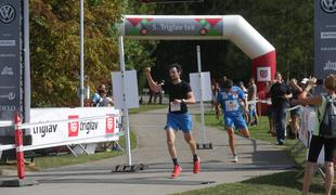 Na Triglav teku znova primat zimskih športnikov, na polmaratonu slavila Sportalov novinar in Matićeva #video #foto