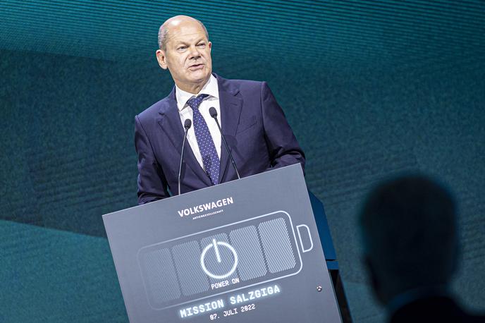 Olaf Scholz Salzgiga | Vrha mobilnost se je udeležil tudi Olaf Scholz in z vladno ekipo iskal rešitve o vse večjem pritisku kitajskih avtomobilskih proizvajalcev. | Foto Guliver Image