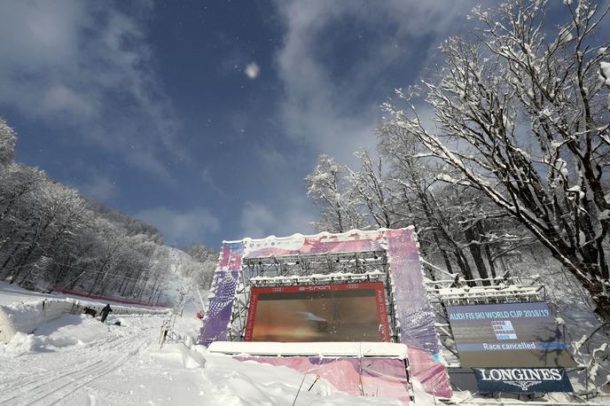 Rosa Hutor | Dekleta so v Sočiju ostala še brez druge tekme. | Foto Getty Images