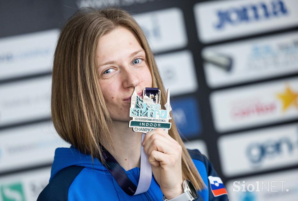 sprejem atletika Tina Šutej Anita Horvat