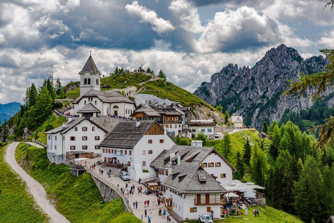 Svete Višarje so romarsko središče na tromeji med romanskim, slovanskim in germanskim svetom, letos (27.5.) pa tudi cilj ene od ključnih etap Gira. | Foto: Guliverimage/Vladimir Fedorenko