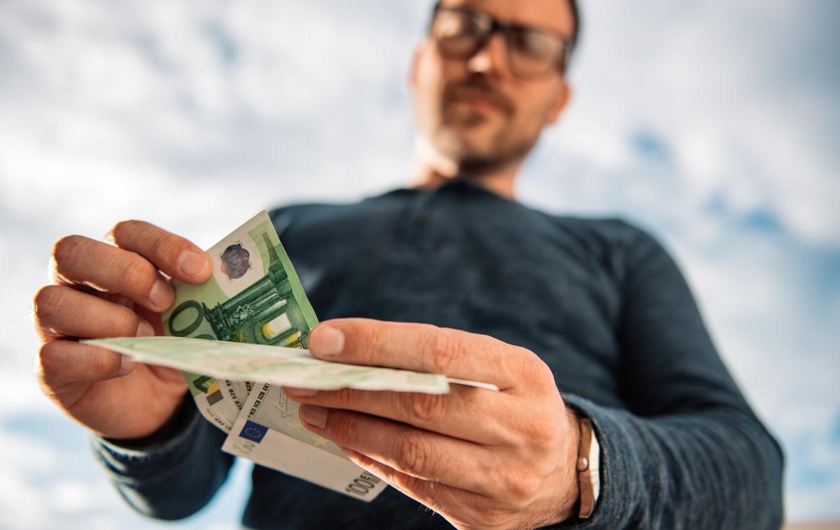 Denar | V Sloveniji je bila v zadnjih 20 letih rast finančnega premoženja v skladu s svetovnimi povprečji, a je zaostajala za vzhodnoevropskimi trendi rasti.  | Foto Thinkstock