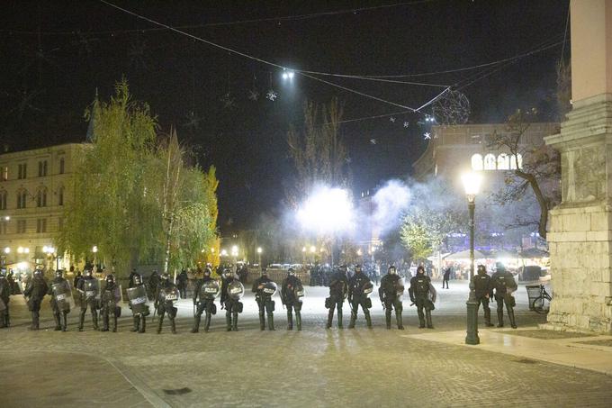 Notranji minister Aleš Hojs je prepričan, da je policija na nasilnih protestih v Ljubljani prejšnji postopek ravnala povsem primerno in upravičeno. | Foto: Bojan Puhek