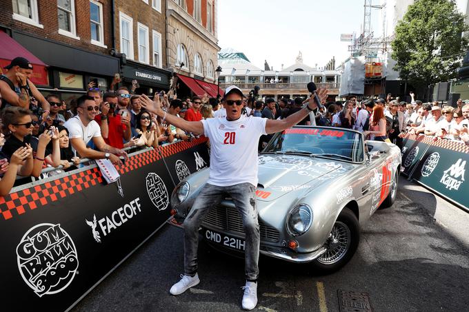 Eden najbolj znanih stalnih udeležencev šova Gumball 3000 je ameriški igralec David Hasselhoff. | Foto: Reuters